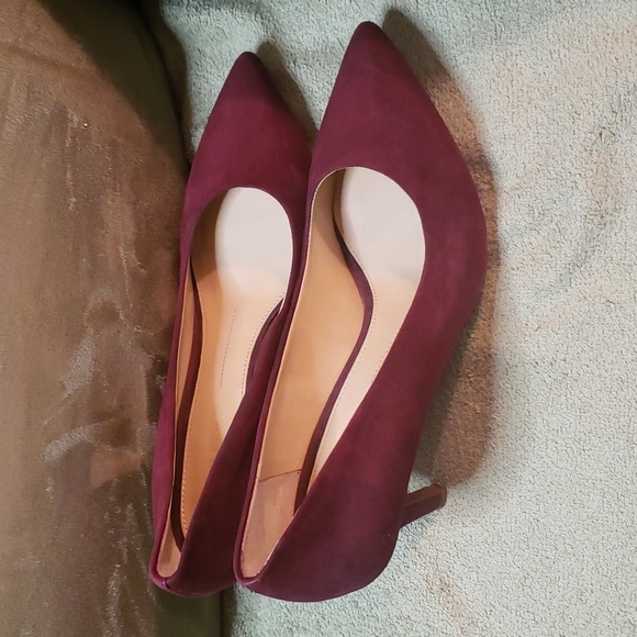 Suede Pumps - Picture 2 of 7